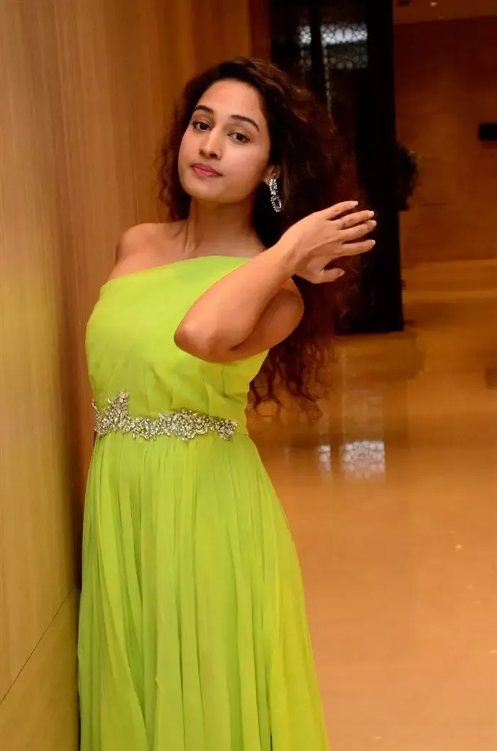 Indian Actress Pooja Ramachandran Images in Long Green Gown